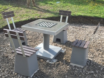 Betoninis kortų žaidimų stalas (2)